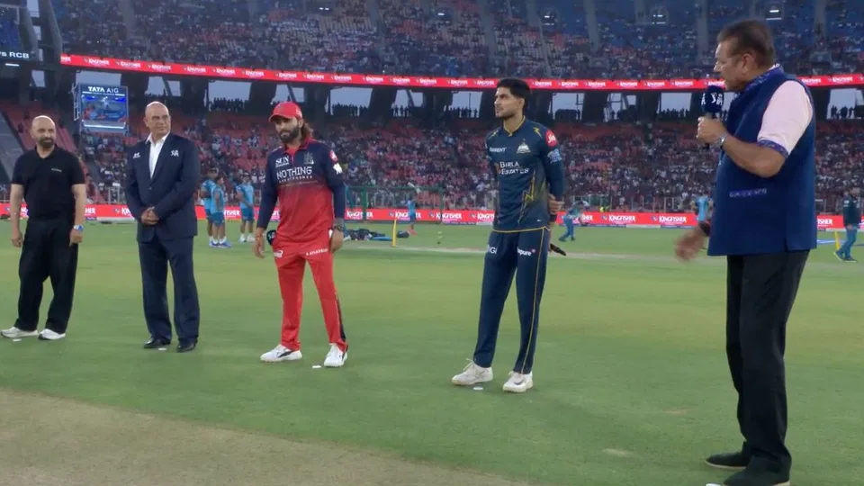 IPL 2026: GT ने टॉस जीतकर RCB को पहले बल्लेबाजी के लिए बुलाया